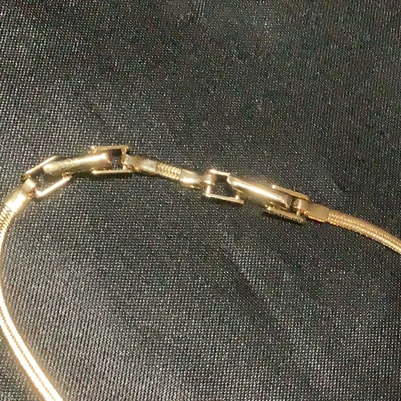 Vintage Avon, necklace, bracelet and earrings set. - Picture 7 of 16